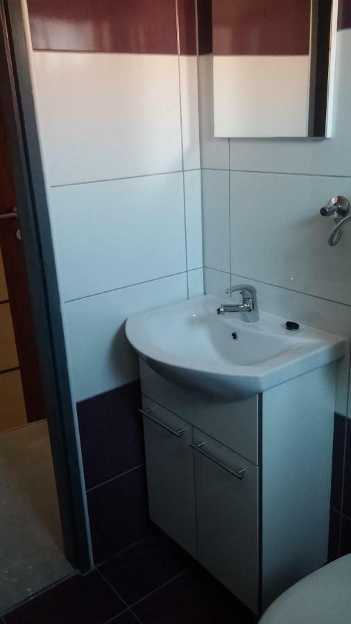 Guesthouse Sovlje Tribunj  Bagian luar foto