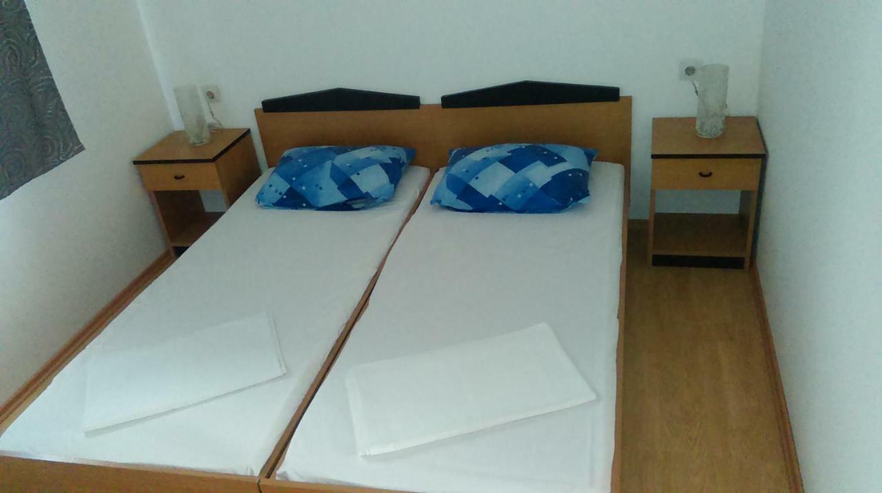 Guesthouse Sovlje Tribunj  Bagian luar foto