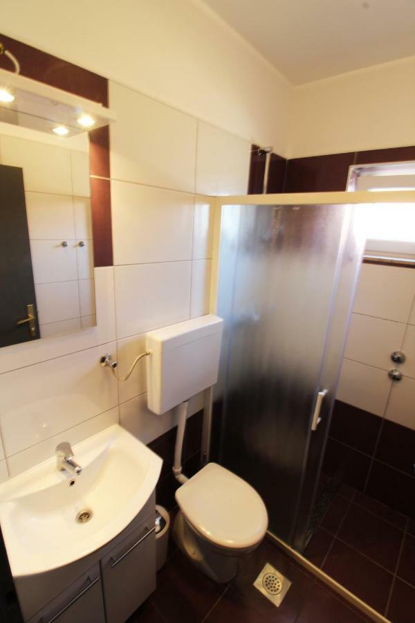Guesthouse Sovlje Tribunj  Bagian luar foto