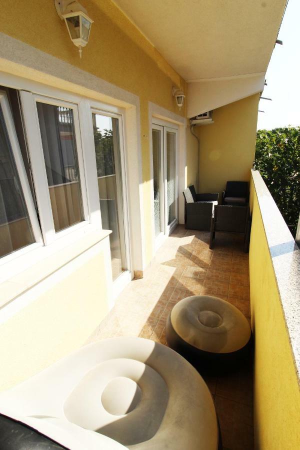 Guesthouse Sovlje Tribunj  Bagian luar foto