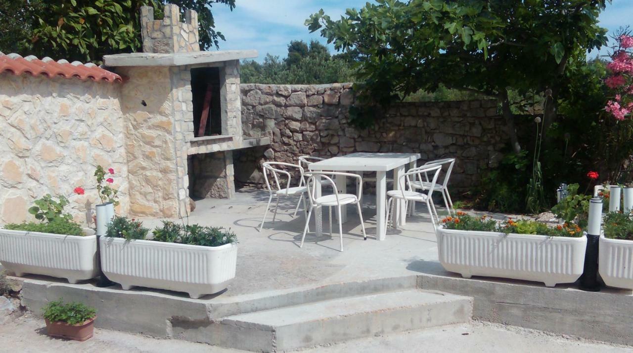 Guesthouse Sovlje Tribunj  Bagian luar foto